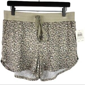 Retrology Womens Shorts Medium Cheetah Print Olive Casual Relaxed Fit Ladies